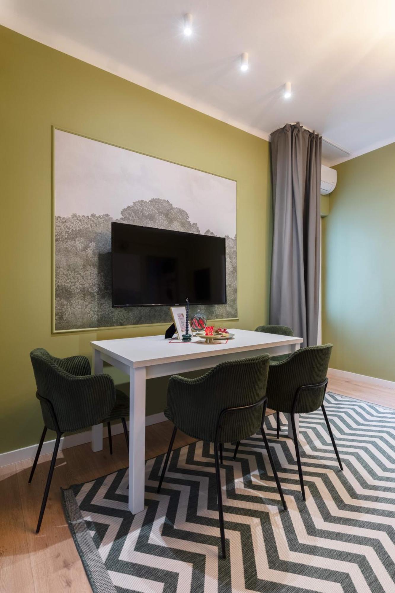 Holt - Out Of The Woods Apartment บูคาเรสต์ ภายนอก รูปภาพ