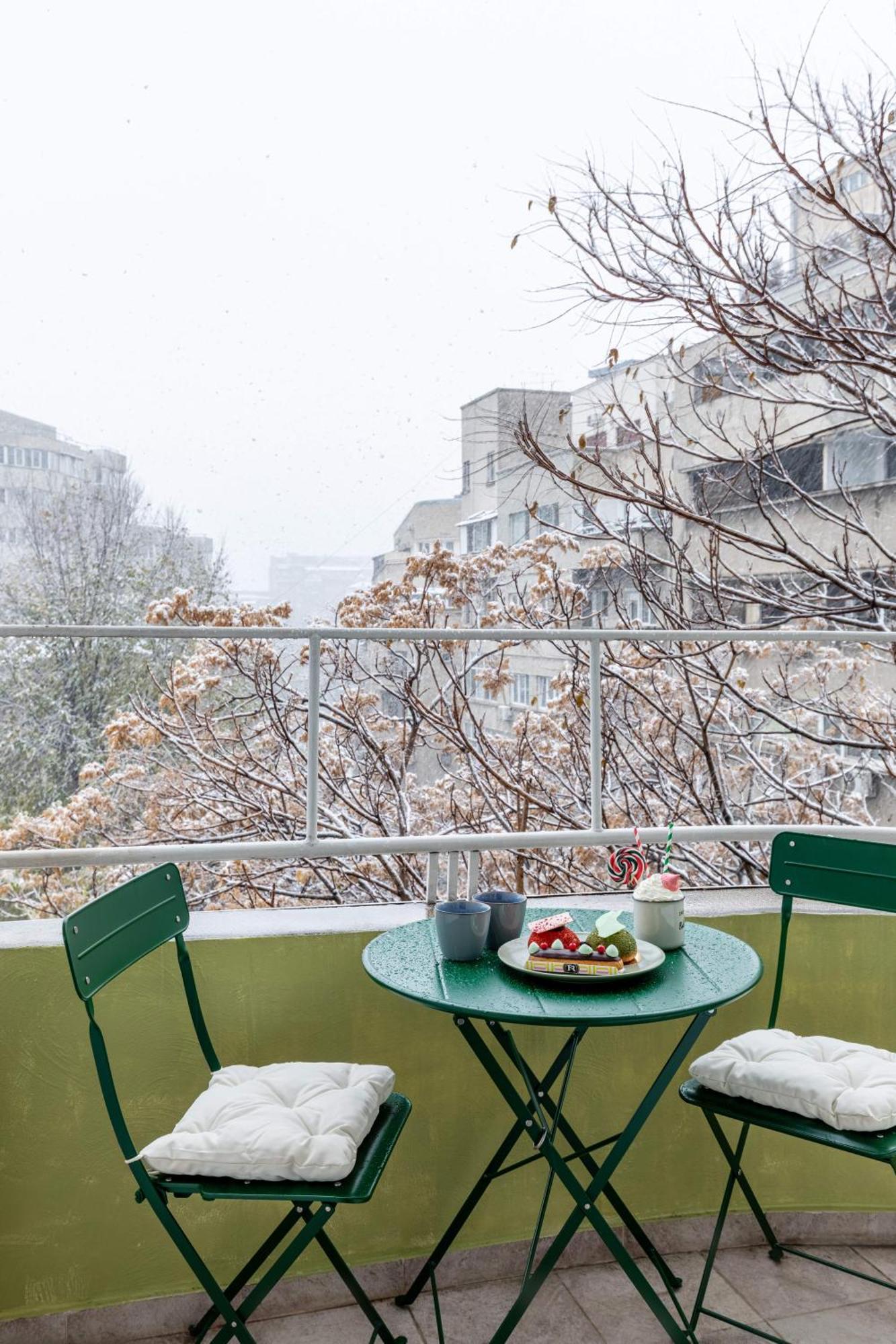 Holt - Out Of The Woods Apartment บูคาเรสต์ ภายนอก รูปภาพ